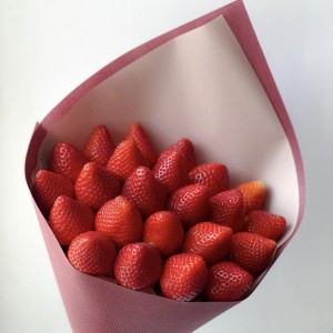 Букет из свежей клубники 23-25 ягод